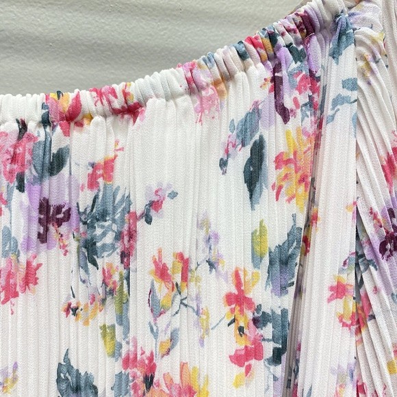 Tart Collections Cole Top Size Medium Off Shoulder Pleated Flowy Floral NWT $178 - Picture 5 of 10